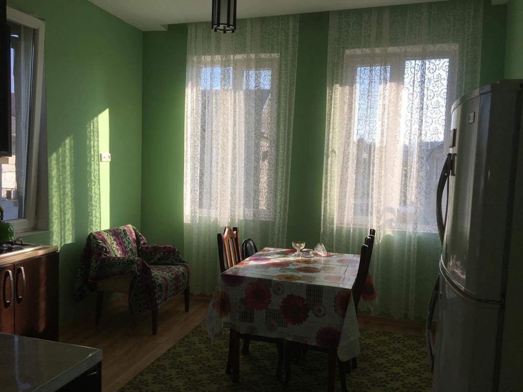 Homestay Izolda Batumi Exterior photo